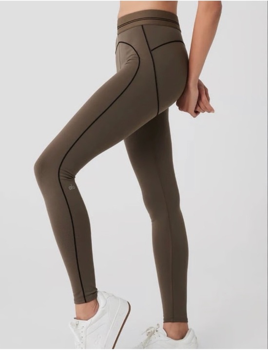 ALO Yoga Pants - ALO Yoga Heart Throb Leggings